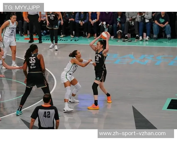 WNBA全明星阵容揭晓克拉克与约内斯库携手主教练意外被交易